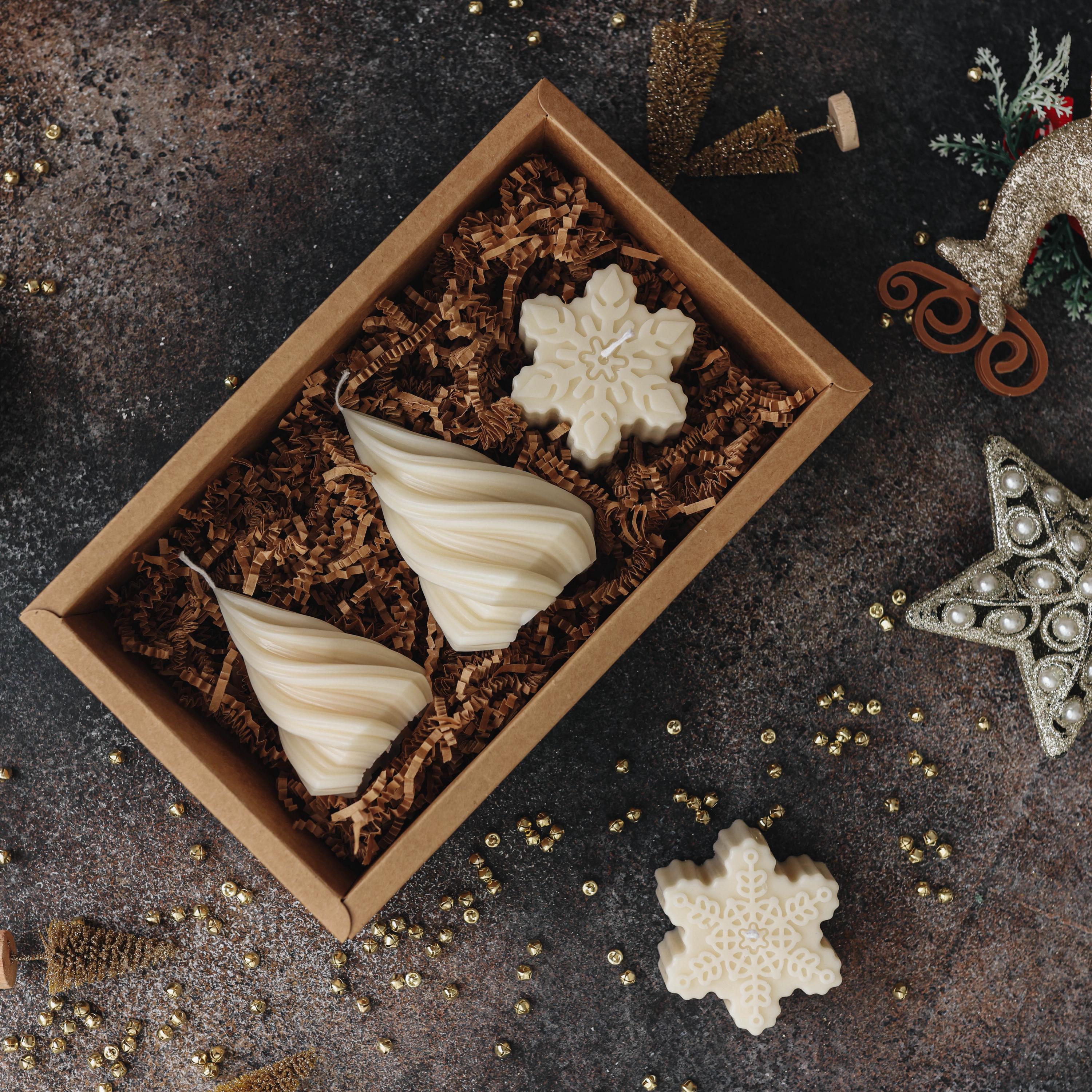 Handmade Soy Wax Christmas Candle Gift Box – Tree & Snowflake Decor - Etsy