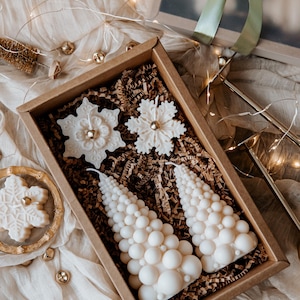 Handmade Soy Wax Christmas Candle Gift Set: Tree & Snowflake Decor - Etsy