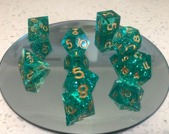 Dés turquoise - Dés du MDN - Dés tranchants - Dés en résine - Dés TTRPG - Jeu de dés - Dés de jeu de rôle - Dés polyédriques