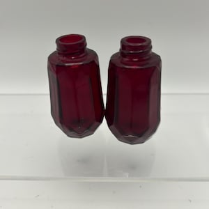 ケープコッド ソルト＆ペッパーシェーカー - ルビーレッド - エイボン - VTG