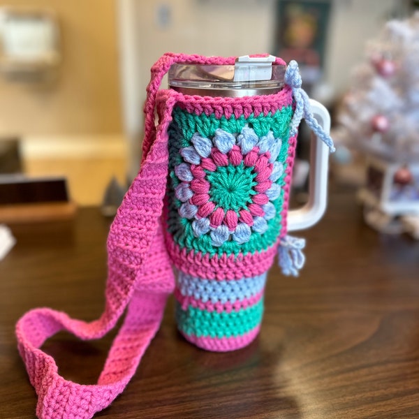 Krochet Kween 30 oz crossbody cup holder pattern