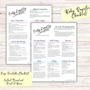 Könnte beinhalten: Zweiseitige druckbare Baby-Checkliste mit Abschnitten zu Ausrüstung, Gesundheit und Kleidung. Die Checkliste enthält den Text "Baby Registry Checklist" in einer handschriftlichen Schriftart. Ein gelbes Banner lautet "Baby Registry Checklist".