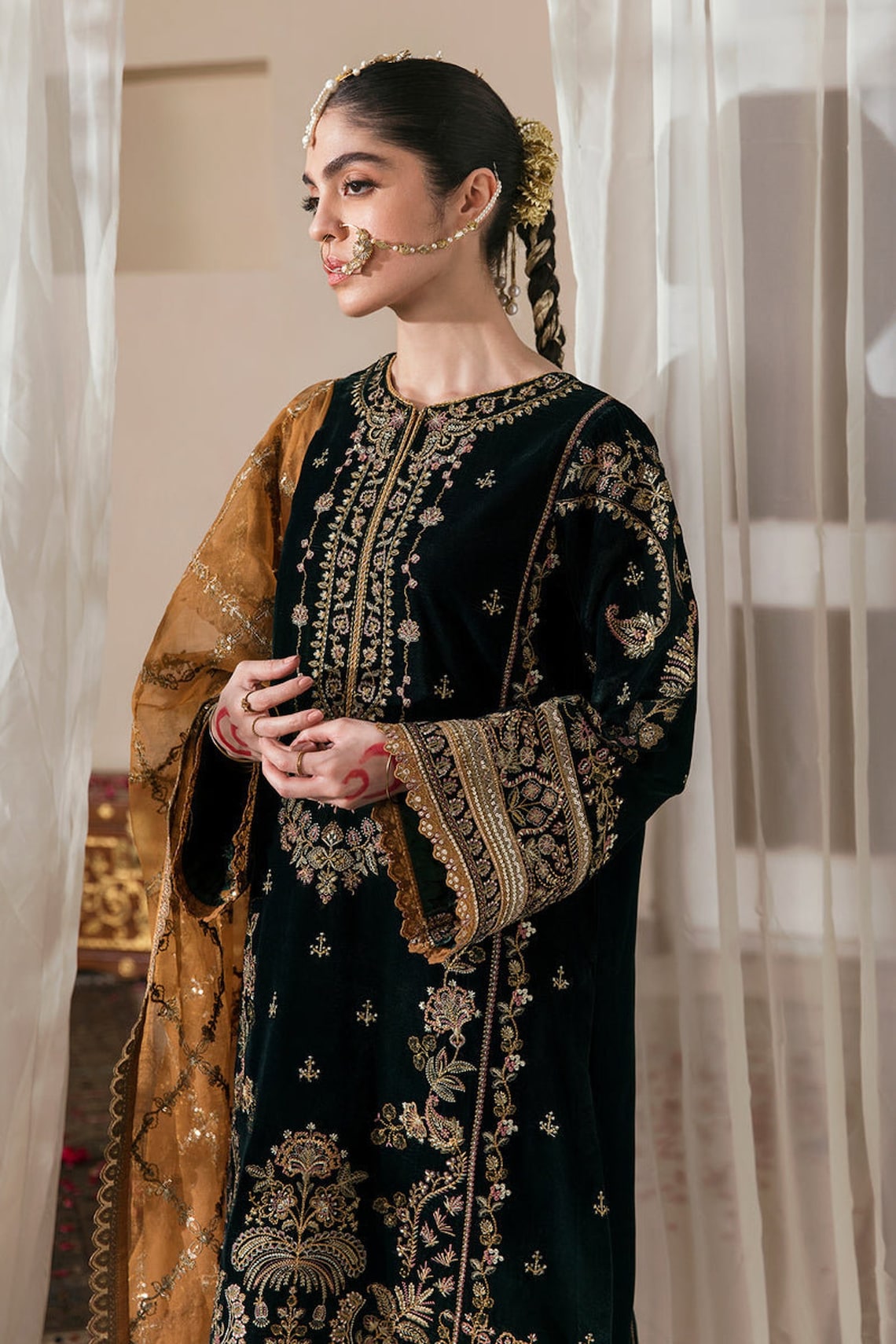 Three-piece Suit Velvet Salwar Kameez, Wedding Dress, Women Embroidered ...