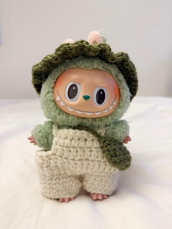 Labubu Outfit – 3-Piece Set with Handmade Bucket Hat, Bag & Overalls - Customizable Colors