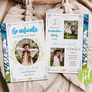 BEWERKBAAR verhaalboek middelbare school afstudeeruitnodigingssjabloon, op naar het volgende hoofdstuk, blauwe en groene bloemen afstudeeruitnodiging, afstudeerfotokaart