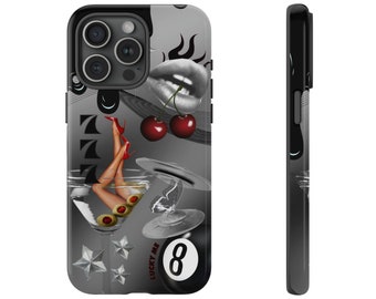 Może przedstawiać: Czarne i szare etui na telefon z motywem kieliszka do martini z nogami w czerwonych szpilkach, wiśniami, ustami i ósemką. Etui ma błyszczące wykończenie i czarną obwódkę. Na etui wydrukowano napis "Lucky Me".