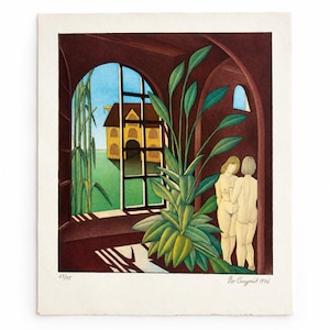 Könnte beinhalten: Ein quadratischer Kunstdruck zeigt einen dunkelbraunen Innenraum mit zwei Figuren neben einer großen grünen Pflanze. Ein Bogenfenster gibt den Blick auf ein gelbes Haus, blauen Himmel und grünes Gras frei. Der Druck ist 63/75 nummeriert und signiert Bo Cronqvist 1976.