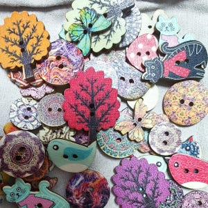 Botones hechos a mano, botones de dibujos animados mixtos, botones de madera DIY con ojos
