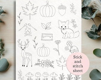 Pode incluir: Uma folha branca para colar e costurar com ilustrações em linha de elementos com tema de outono. Inclui um veado, uma raposa, abóboras, folhas, flores, cogumelos e o texto "Stick and stitch sheet" num círculo rosa.