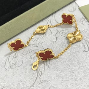 Bracciale VCA Vintage Alhambra autentico, perfetto usato, autenticato con documenti di certificazione.