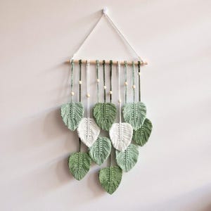Boho Green Leaf Macrame Wall Hanging, Handmade Nature-Inspired Wall Art, Scandinavian Minimalist Decor,Eco-Friendly Gift for Home or Nursery
