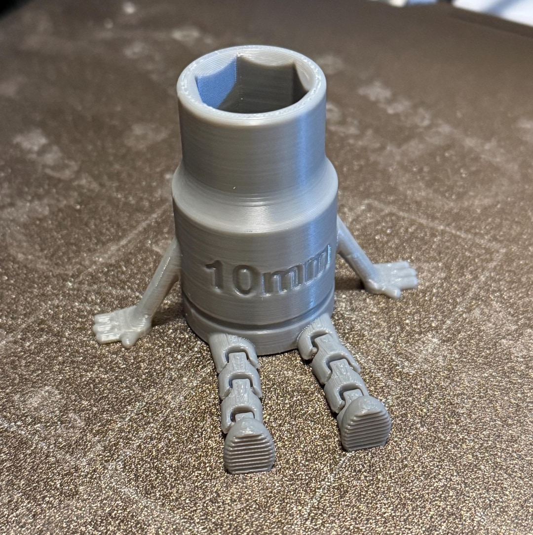 3D Printed Articulated 10mm Socket Buddy – Unique Gift for
