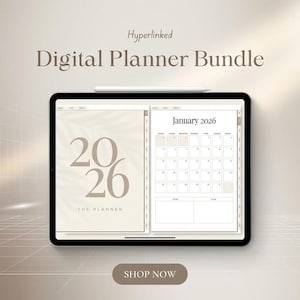 Puede incluir: Un paquete de planificador digital que se muestra en una tableta. La pantalla muestra un diseño de calendario de 2026 con el texto "Digital Planner Bundle" y "Shop Now". La tableta está sobre un fondo marrón claro.