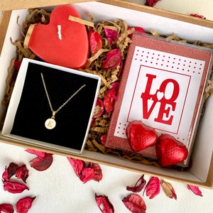 Valentine Gift Box, Customized Gift Box, Gift Box For Women, Chocolate Box, Birthday Gift Box, Personalized Gift Box,Women’s day gift