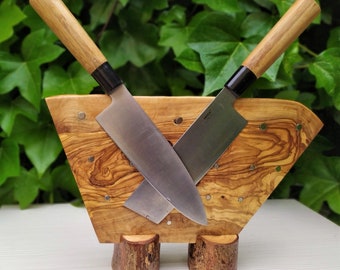 KNIFE HOLDER made of olive wood.