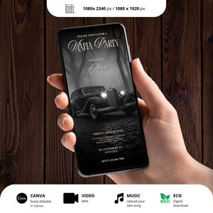 Peut inclure: Un smartphone affiche une invitation en noir et blanc pour une "Mafia Party". L'invitation présente une voiture ancienne et le texte "Hosted by Alice". La date est le 15 août, avec un numéro RSVP. Le téléphone est tenu sur un fond en bois.