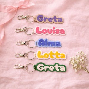 Personalisierter Schlüsselanhänger mit Namen und Wunschtext, Geschenkidee für Kinder Schule Verein, Taschenanhänger