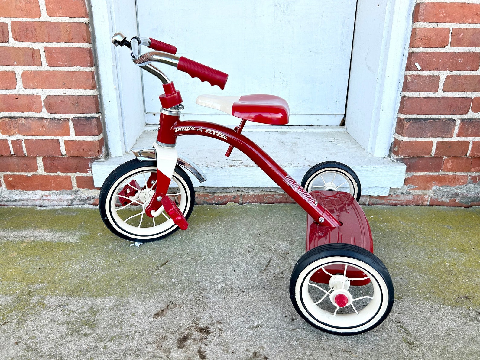 Radio Flyer Classic Red Tricycle Bike for Toddlers & Young Children W