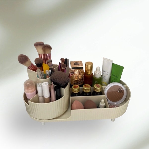 Large, rotating make up organiser