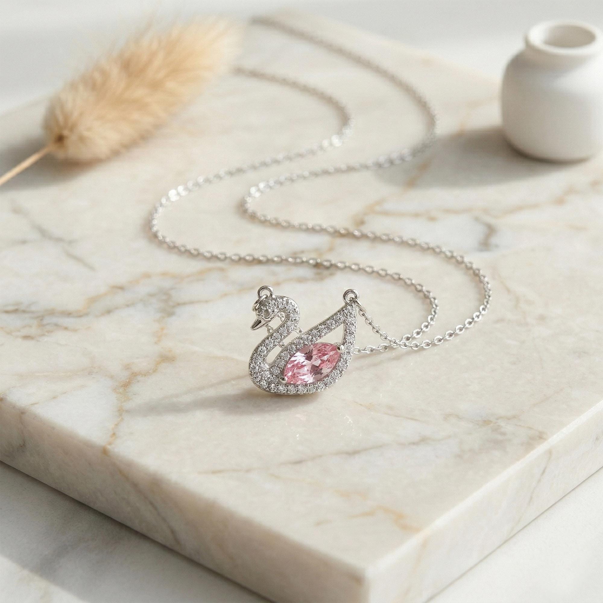 猫ちゃん専用美品SWAROVSKI スワロフスキー ネックレス スワン ネックレス ピンクのスワン SWAROVSKI スワロフスキー Swan ネックレス
