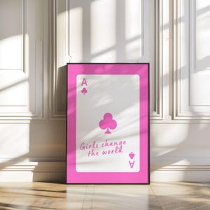 Felroze girly muurkunst – muurdecoratie slaapzaal – studentenkamer – digitale download print speelkaart