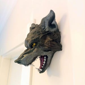 Testa di lupo da parete / Trofeo di tassidermia finta / Decorazione rustica da baita