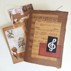 Diario fatto a mano, regalo di Capodanno, regalo fatto a mano, regalo per un musicista, include carta artigianale, etichette, nastri e vecchi libri di carta