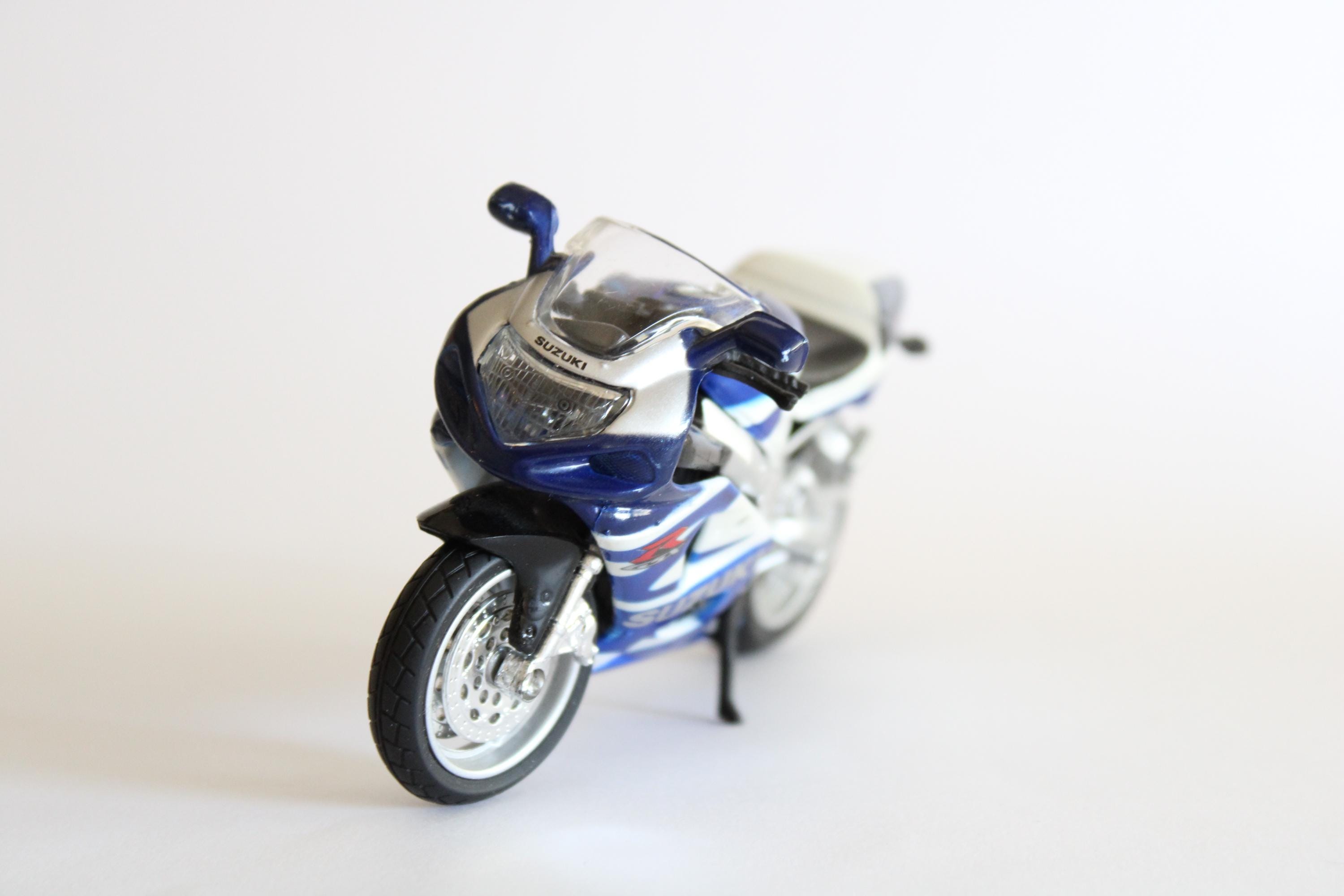 Maisto Suzuki R GSX Motorcycle Model - Collector's Item - Etsy
