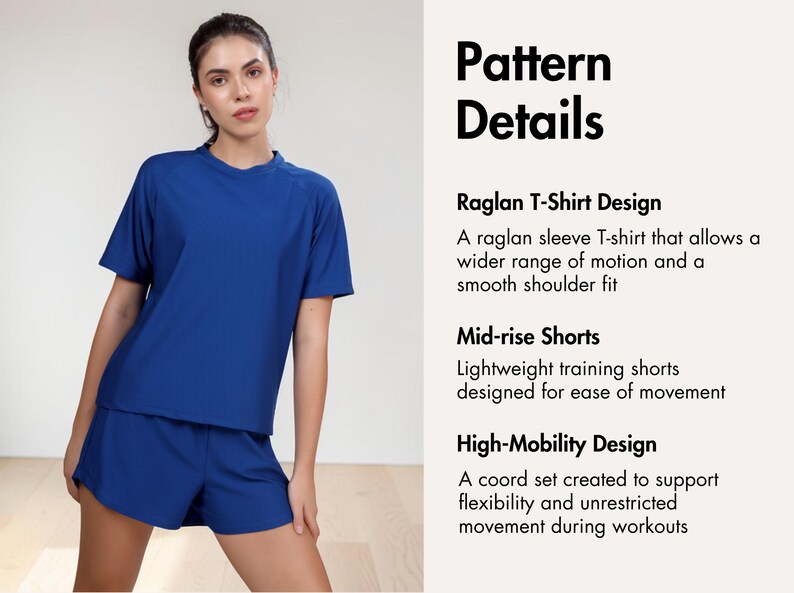 Puede incluir: Una mujer con un conjunto deportivo azul, que consta de una camiseta ragl&aacute;n de manga corta y pantalones cortos de talle medio. El texto a la derecha describe los detalles del dise&ntilde;o, incluyendo el dise&ntilde;o de la camiseta.