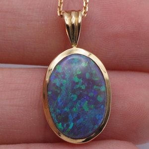 Opal Pendant 18k Yellow Gold Dark Crystal Opal