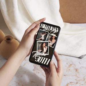 Pode incluir: Um smartphone exibe uma colagem de anivers&aacute;rio com tr&ecirc;s fotos e o texto "Birthday", "Katherine's" e "30th". O telefone &eacute; segurado por duas m&atilde;os contra um fundo neutro.