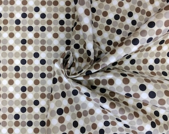 Razzle Dazzle di Kingsway Fabrics, Tessuto di cotone tagliato su misura - Tessuto stampato 100% cotone in bianco crema e sfumature di marrone