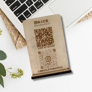 Gepersonaliseerde houten standaards WIFI QRcode-ondersteuning voor Hotel, AirBnB, B&B - website voor visitekaartjes en informatie