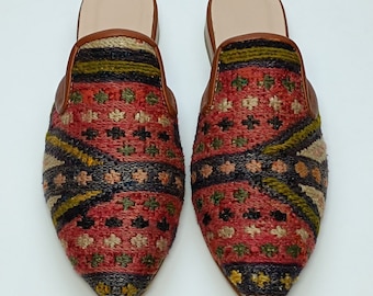 Damen Mules 38EU(8US), handgewebter Vintage Sumak Kelim Slipper, Einzelstück Schuhe, traditionelle türkische Schuhe, Boho Mules