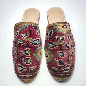 37EU(7US) Women handknotted Turkish Vintage Carpet Mules, One of a kind Shoes, Handcrafted Leather sole Slipper, Handmade slip on, Boho Chic