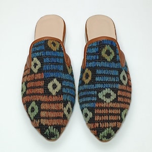 Kilim Mules 37EU(7US), women&#39;s Kilim rug shoes, One of a kind slipper, Women Mules, handcrfated Mules, Boho style, Ethnic Slides, Kilim rug