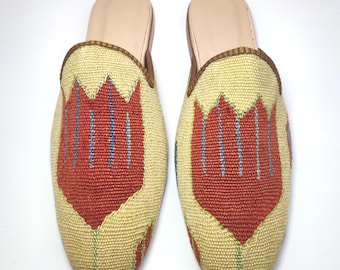 43 EU/ 10 US/ 9 UK Vintage Kilim Men's Slippers: Hand-Knotted Turkish Mules