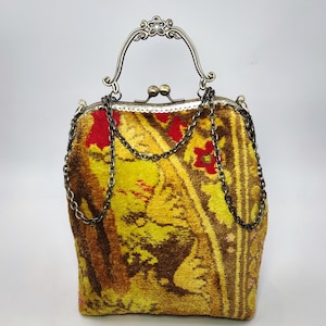 Large Vintage wall Hanging Tapestry Kiss Lock Bag, Handcarfted Vintage Velvet Bag, Vintage Tapestry Crossbody Top Handle bag