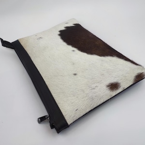 Cartera de piel de vaca de gran tamaño, Cartera de piel de vaca hecha a mano con parte trasera de piel de vaca flexible, Bolso de noche de piel de vaca, Cartera de piel de vaca bohemia