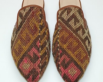 Women Kilim Mules 39EU(9US), traditional Turkish Women Kilim Rug Slipper, Kilim Slides, One of a kind Mules, Stylish Shoes, Vintage Inspired