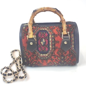 Small Carpet Bag, Original handknotted Vintage Carpet bambu strap top handle Bag, One of a kind carpet Bag, crossbody Bag with leather trim