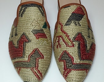 Sumak Kilim mules 38EU(8US), leather sole slipper, Women Kilim Shoes, Vintage Kilim slides, women slip ons, Handcrafted Kilim Mules, Kilim