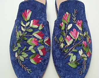 Flower Hand Embroidered Women Mules, Embroidery slipper, Boho Chic, Stitch Embroidery, Valentine gift