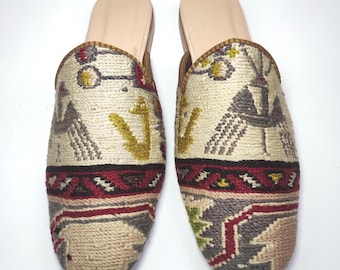44 EU/ 11 US/ 10 UK Handcrafted Kilim Mules: Vintage Turkish Sumak Slippers