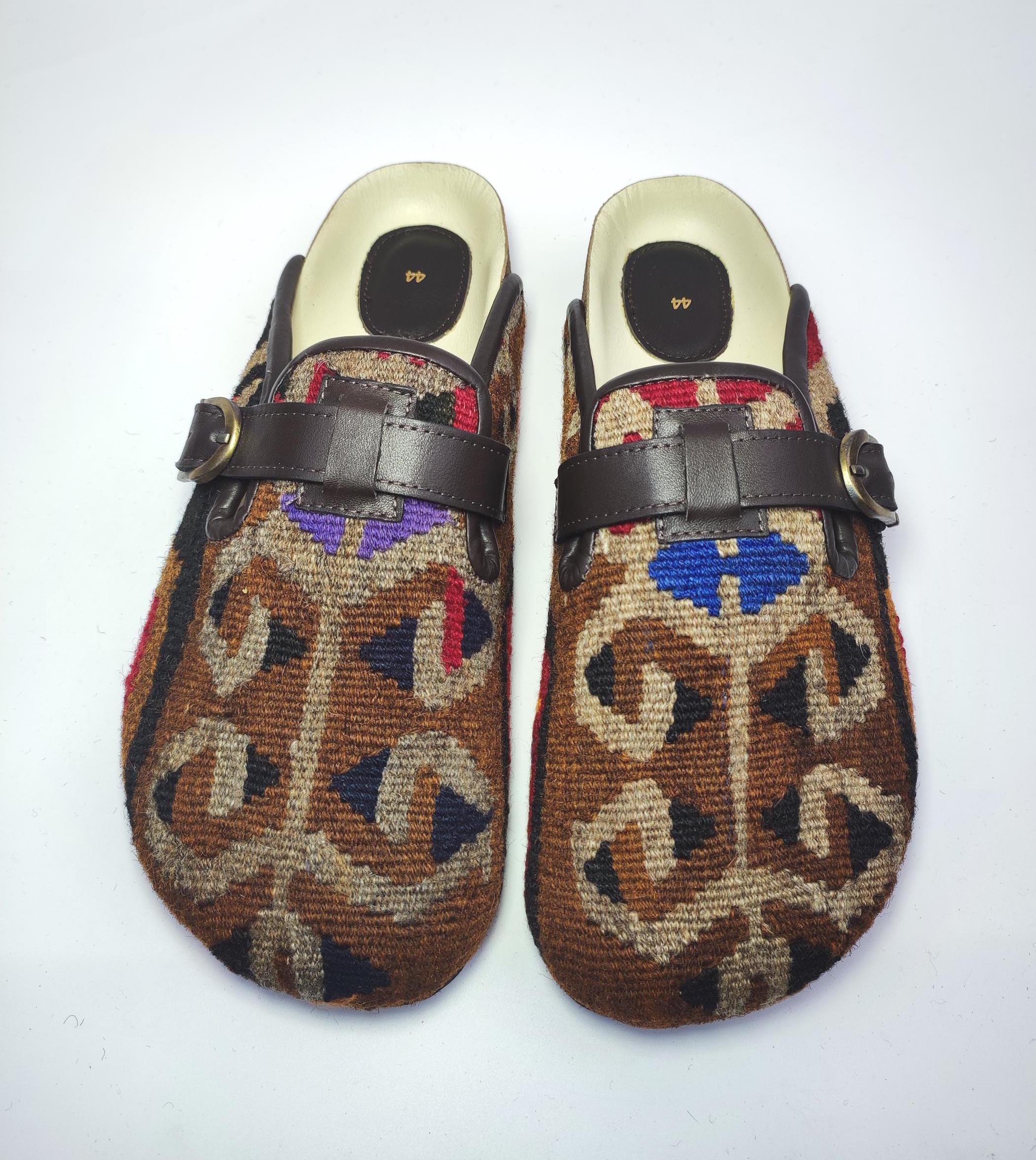 Men’s kilim slides/clogs Kilim Clog Red – Handmade Moroccan Carpet Shoes - ZakCollection main image 2