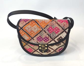 Vintage Kilim Crossbody Bag: Handmade Leather Trim, Turkish Design