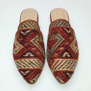 37EU(7US) Pointy Toe Kilim Mules, Original Kilim Slipper, Leather sole Kilim slides, handwoven Vintage Kilim Shoes, One of a kind