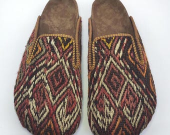 Handwoven Kilim Clogs: Men&#39;s Vintage Turkish Carpet Mules (45EU/12US/11UK)