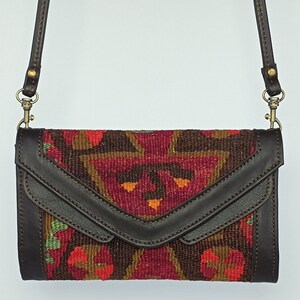 Damen Geldbörse, dunkelbraune Kilim Crossbody-Tasche, einzigartige Kilim Geldbörse, türkische ethnische Geldbörse, Boho Geldbörse, Geschenk für Schwester