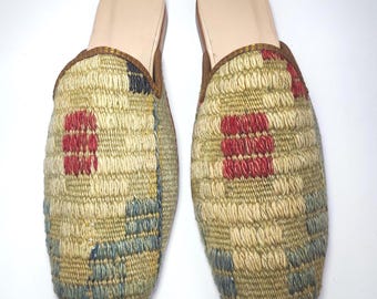 44 EU/ 11 US/ 10 UK Vintage Turkish Kilim Mules: Handcrafted Men's Slides